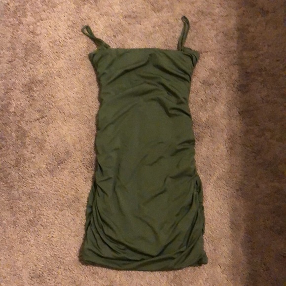 Khaki ruched mini dress💚 - Picture 4 of 9